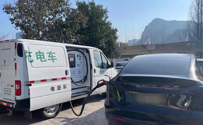 崇礼汽车搭电
